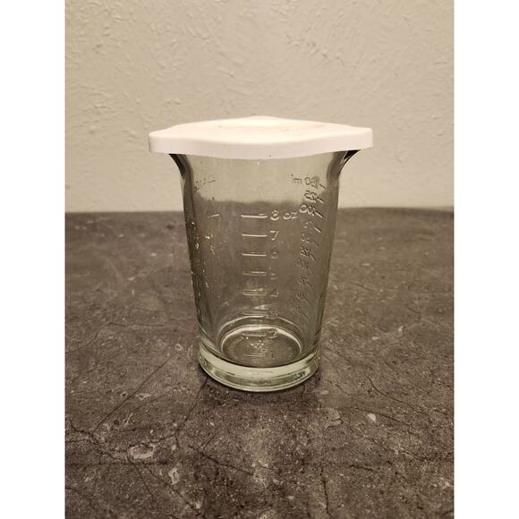 Anchor Hocking 8-Ounce Triple Pour Measuring Cup, Clear, Set of 1 - Picture 4 of 6